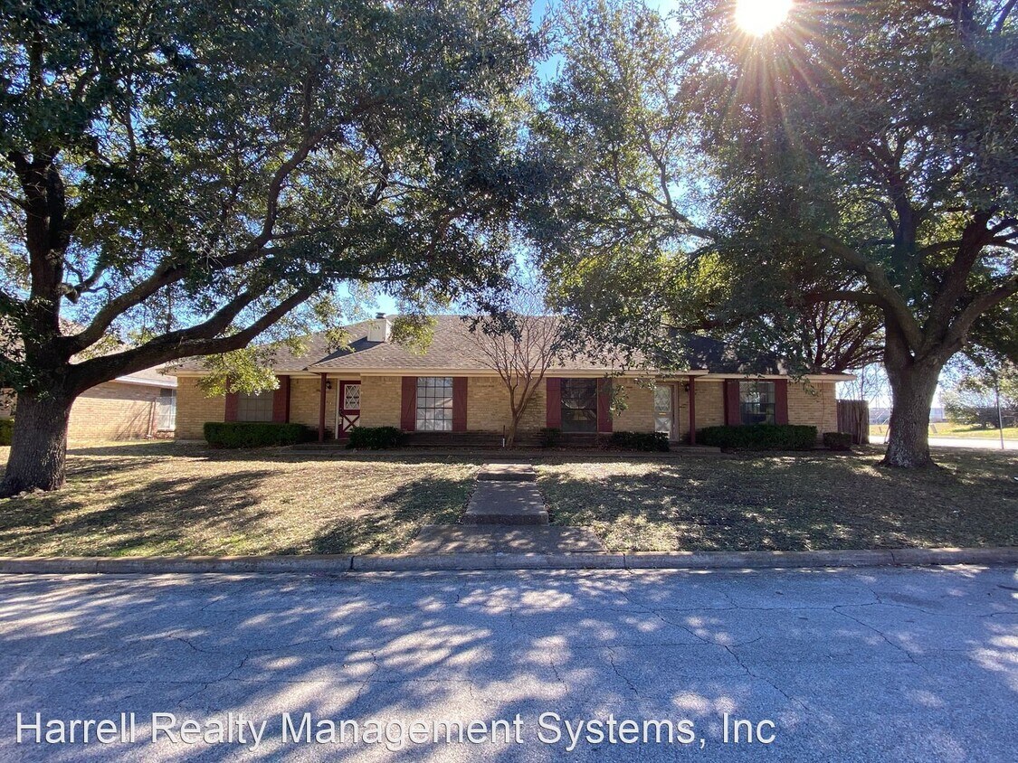 Primary Photo - 3 br, 2 bath House - 5814 Wilshire Dr.