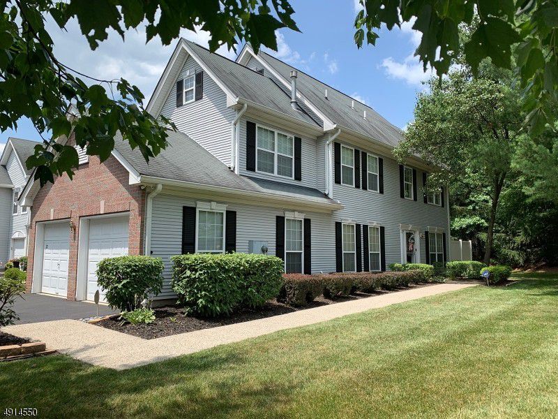 Foto principal - 22 Stillwell Ct