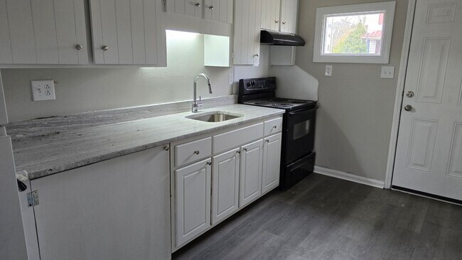 Foto del edificio - 222 N Discovery St