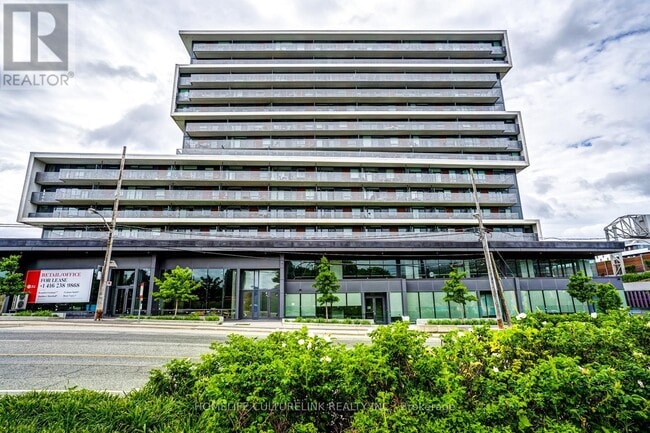 Building Photo - 120 Varna Dr