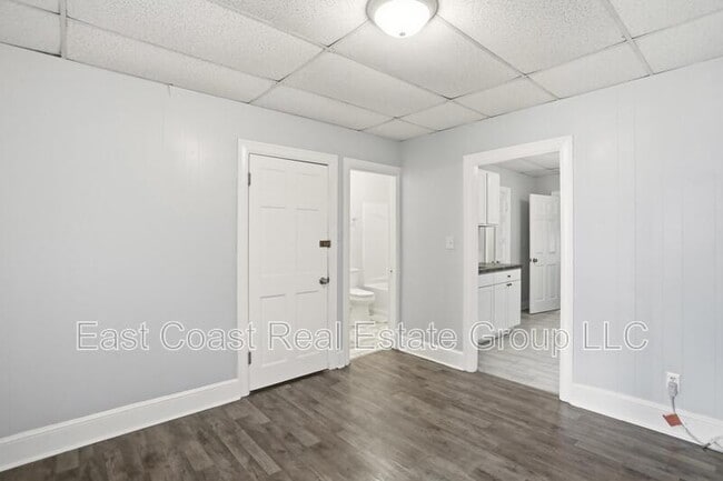 Building Photo - 207 N Mulberry St