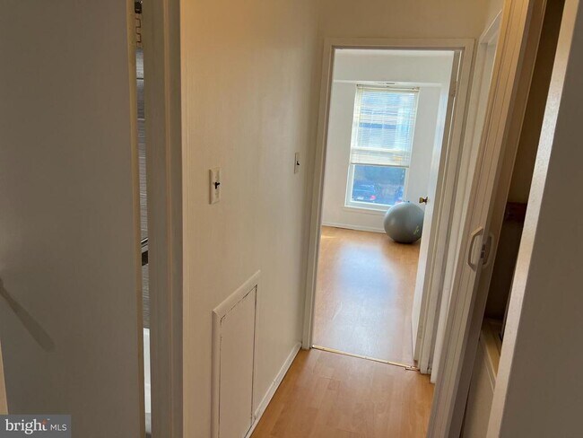 Foto del edificio - 9926 Haldeman Ave