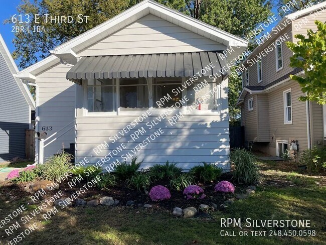Building Photo - Royal Oak Ranch Walking Distance to Downtown