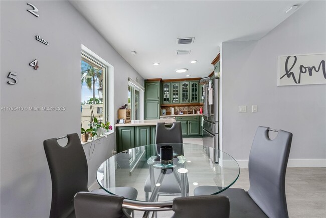 Foto del edificio - 17361 NW 66th Ct