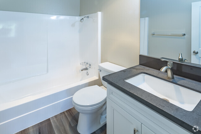 2 BR, 2 BA - 1079 SF - Alta Cima Apartment Homes *$1000 Off*