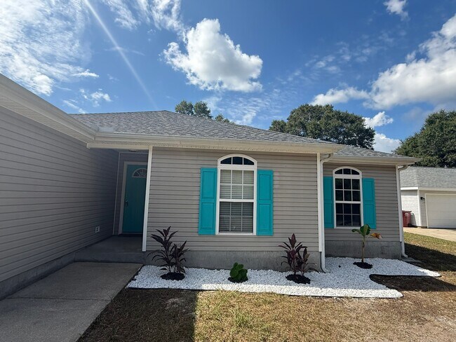 Foto del edificio - 329 Strawbridge Dr