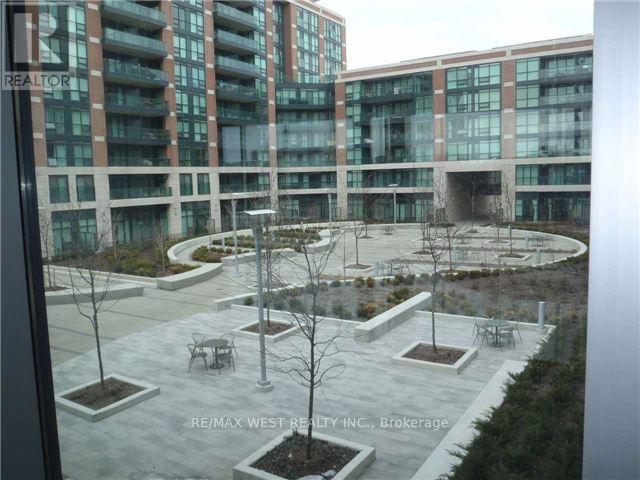 Photo du bâtiment - 525 Wilson Ave