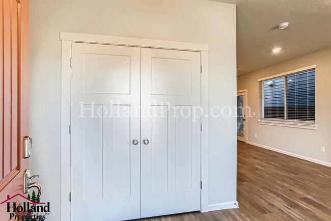 Foto del edificio - Gorgeous 4 Beds 2.5 Baths Single Family in...