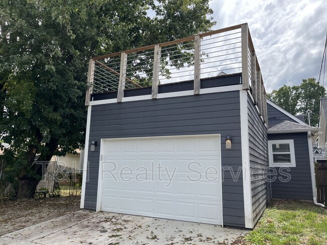 Building Photo - 718 Terrace Ave