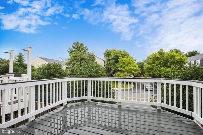 Building Photo - 5502 Sacramento Mews Pl