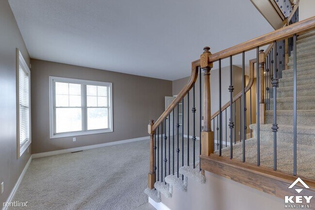Foto del edificio - 2 br, 3.5 bath Townhome - 142 N Rutan St