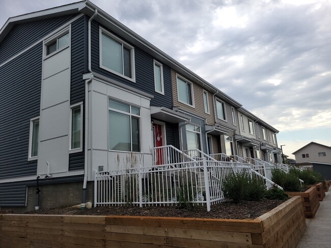 Photo du bâtiment - 787-787 Lewis Greens Dr NW