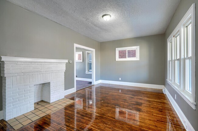 Foto del edificio - 28 S Warren Ave