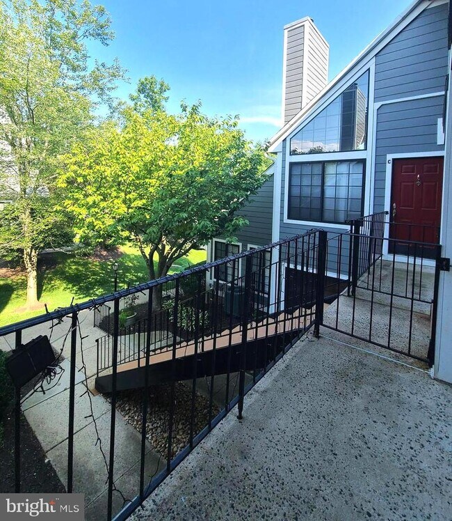 Building Photo - 7013D Birkenhead Pl