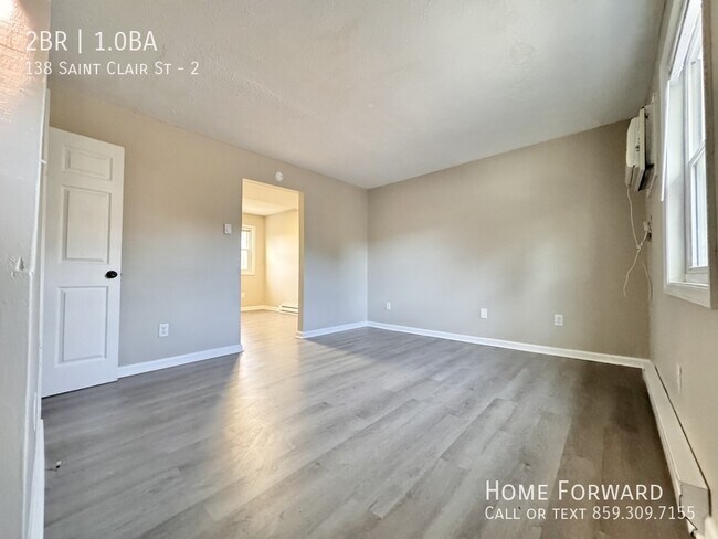 Building Photo - 138 St Clair St