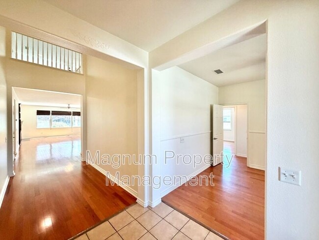 Foto del edificio - 35824 Red Bluff Pl