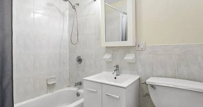 Building Photo - 83A Himrod St