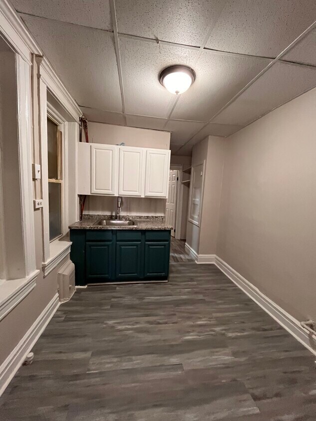Foto principal - 104 Romaine Ave