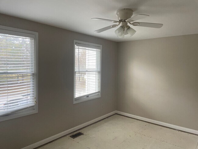 Foto del edificio - W Knox Townhouse 2BR/1.5BA + Basement