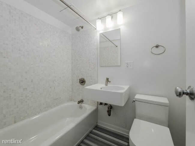 Foto del edificio - 605-17 Hinman Ave