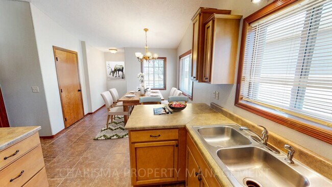 Foto del edificio - 6606 E 45th St