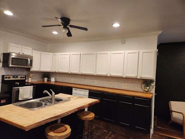 Foto del edificio - 2104 Northway Rd