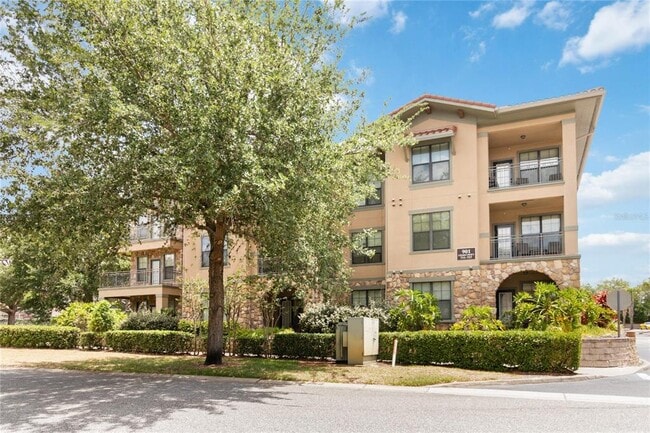 Building Photo - 901 Charo Pkwy