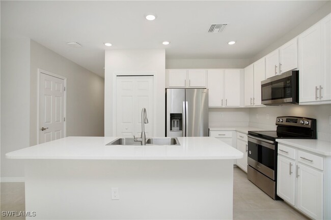 Building Photo - 15253 Wildflower Cir