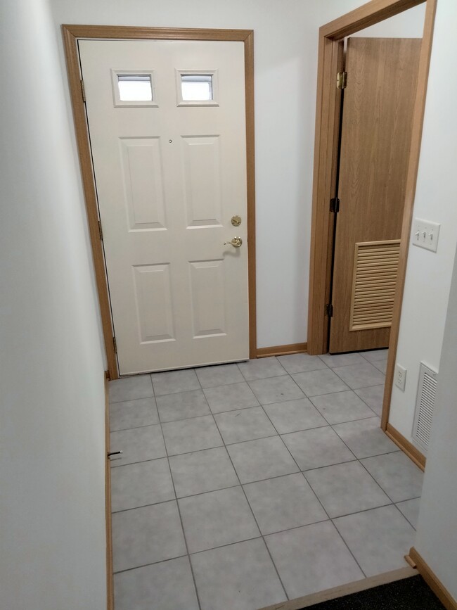Entrance - 2605 Champlain St