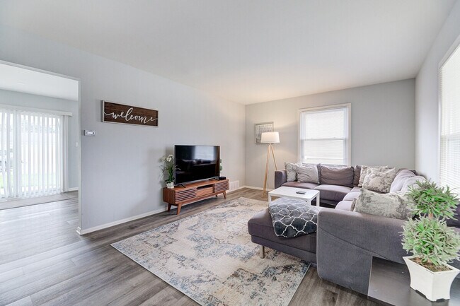 Foto del edificio - 2408 Springdale Rd