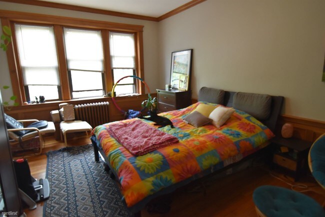 Building Photo - 3 br, 1 bath  - 7 Greenway Court