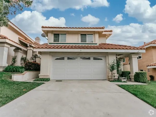 Building Photo - 15656 Carrousel Dr
