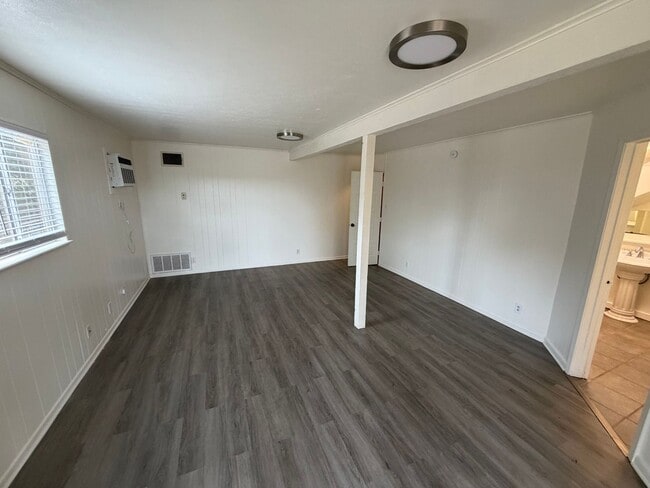 Foto del edificio - 16920 Rocky Ridge Rd