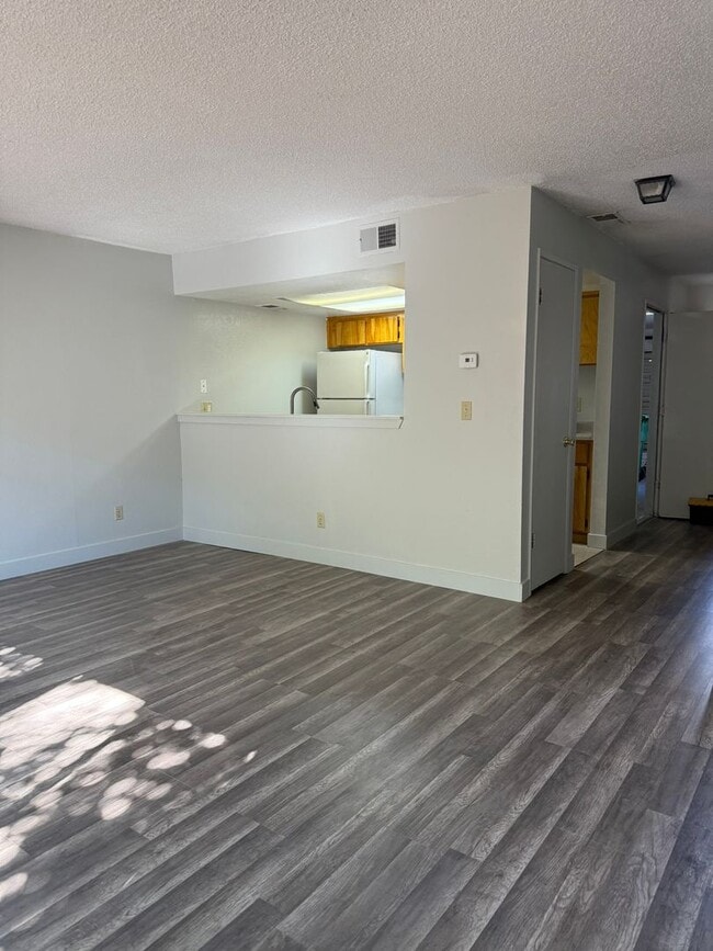 Building Photo - 1527 Steven Ct