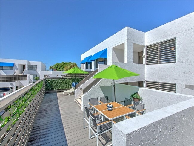 Building Photo - Furnished - Short Term!