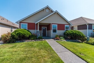 Building Photo - 1232 SW Xavier Dr