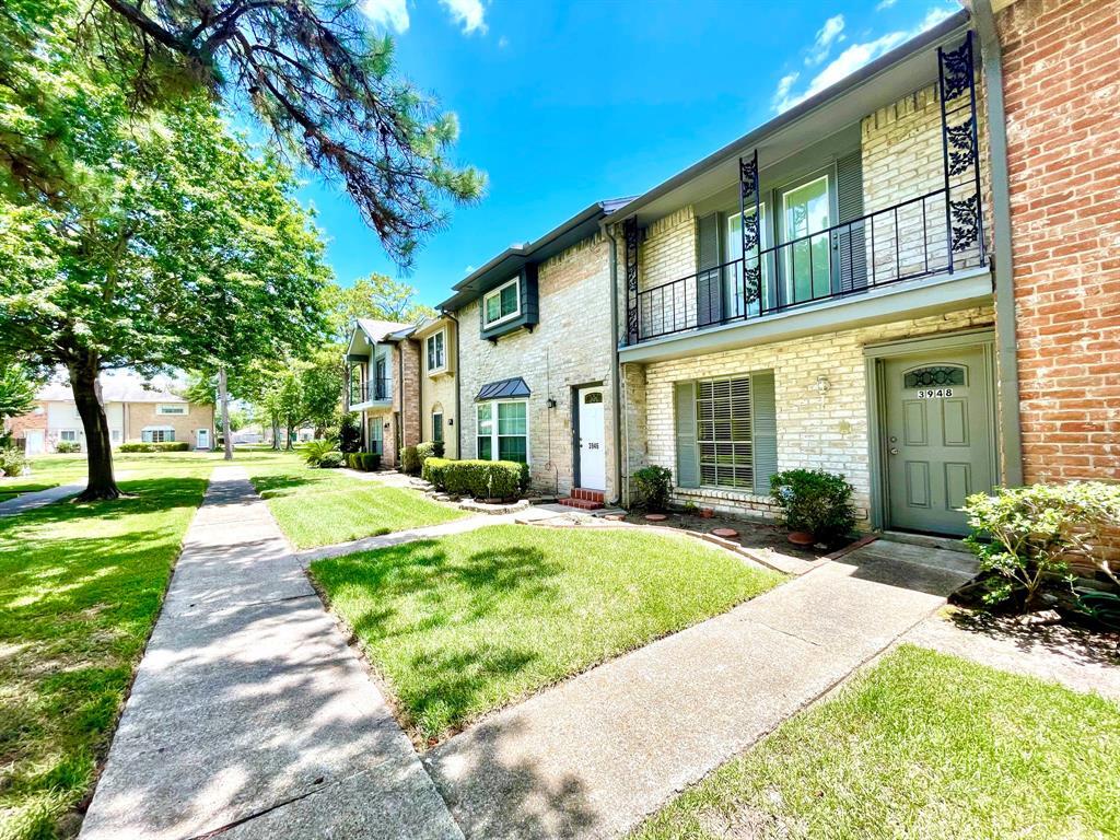 3948 Laura Leigh Dr, Friendswood, TX 77546 Condo for Rent in
