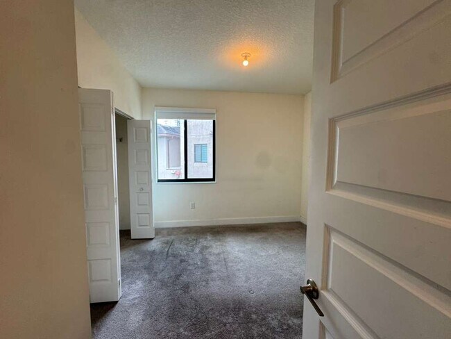 Foto del edificio - 8311 NW 49th St