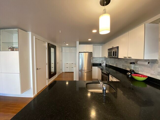 Foto del edificio - 1 Earhart St