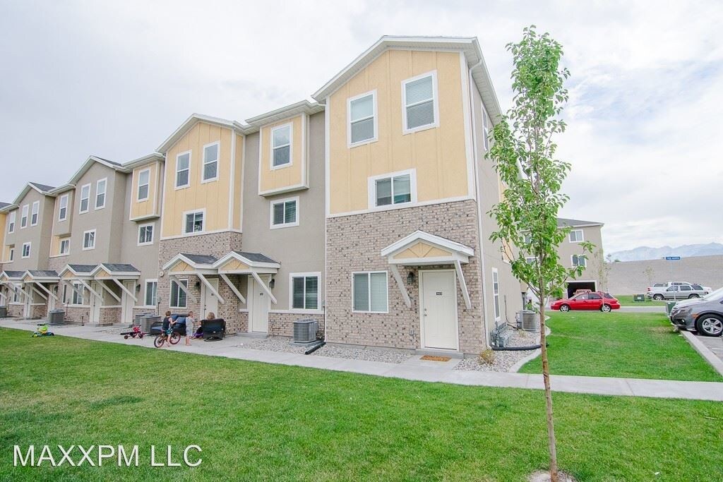 3 br, 2.5 bath House 112 E 700 N House for Rent in Vineyard, UT