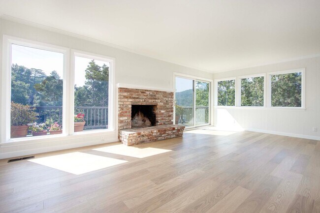 Foto del edificio - 4Bed/2Bath Home in  Kentfield with stellar...