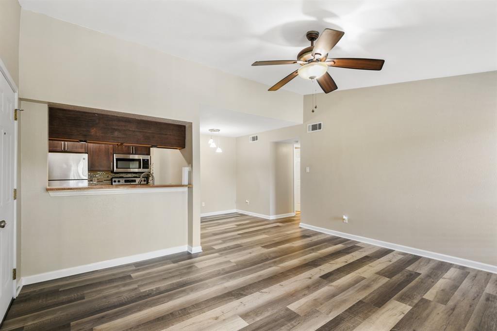 Primary Photo - 3300 Pebblebrook Dr