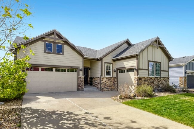 Building Photo - 15625 Carob Cir