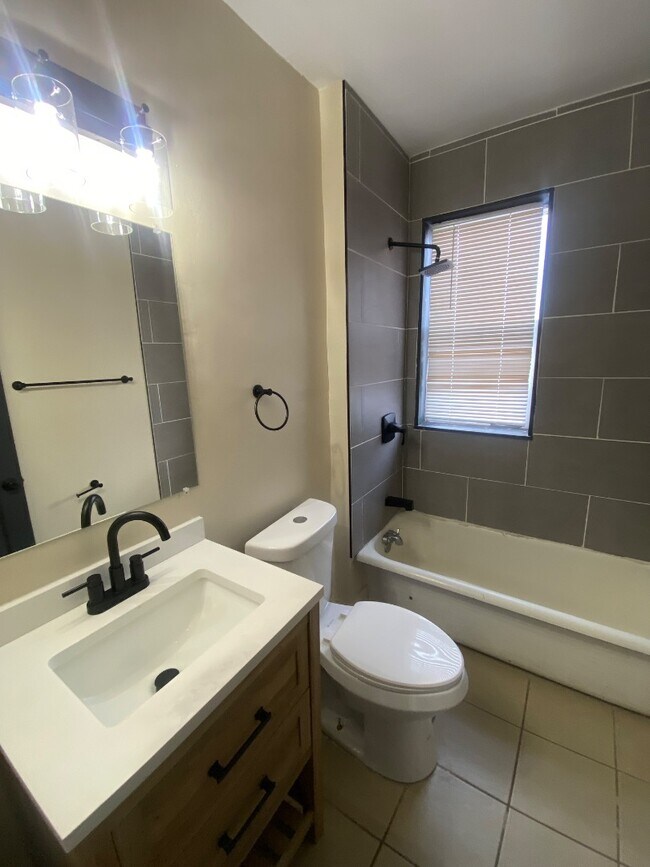 Foto del edificio - 4301 Potomac St