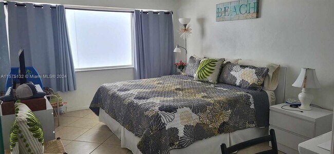 Foto del edificio - 3424 SE 12th St