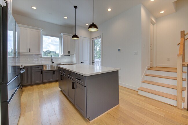 Foto del edificio - 10926 Fire Creek Dr