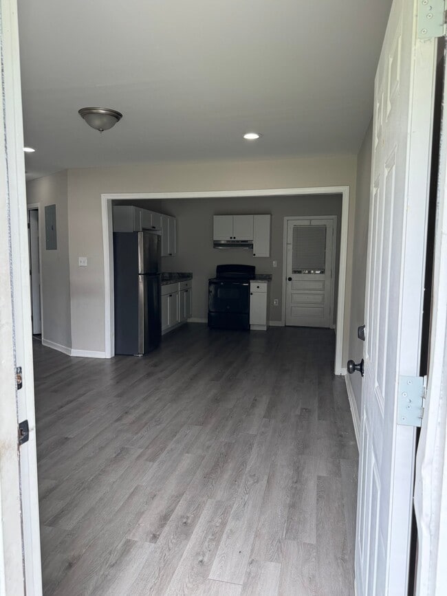 Building Photo - 109 Aventura Ct