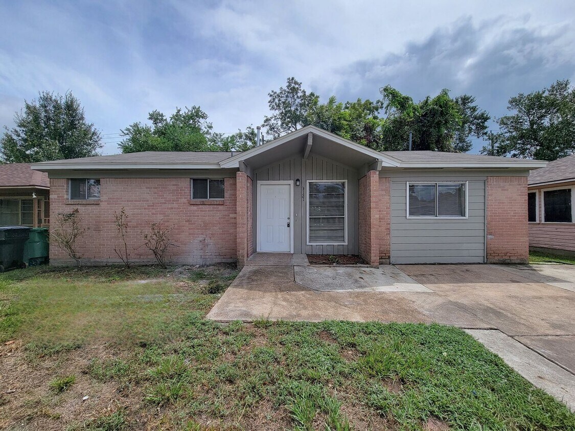 REMODELED 3 BEDROOM LEASE HOME WITH ALL THE UPGRADES THROUGHOUT. COME TAKE A LOOK AT THIS - REMODELED 3 BEDROOM LEASE HOME WITH ALL THE UPGRADES THROUGHOUT. COME TAKE A LOOK AT THIS