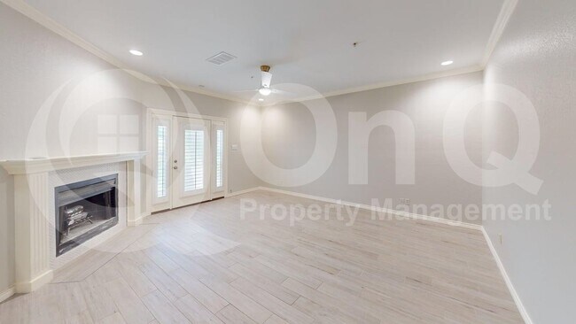 Foto del edificio - 6000 Auburndale Ave