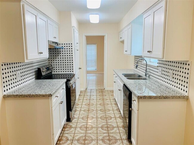 Building Photo - 9102 Troulon Dr